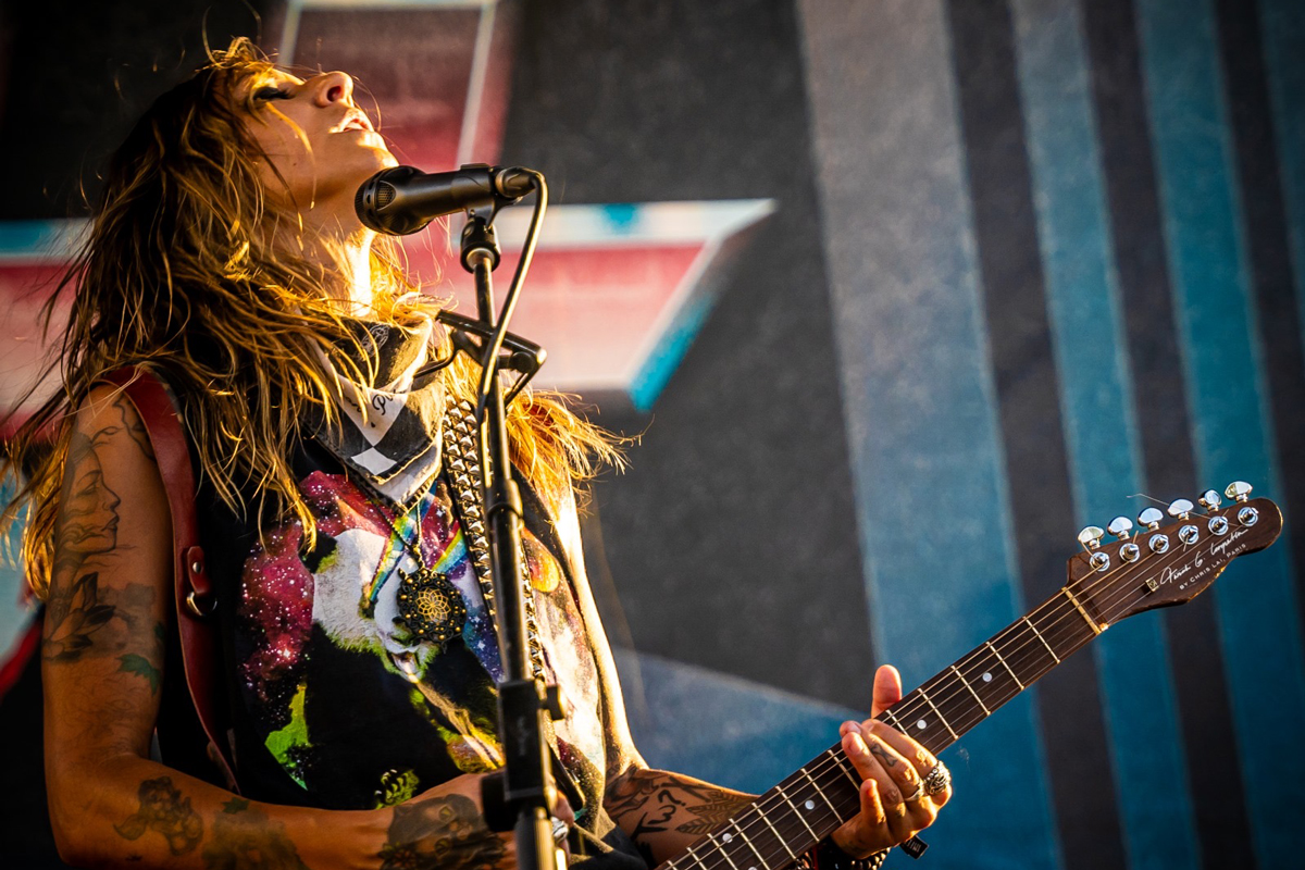 1200x800_Hellstage-Tarah-by-Brian-Downie